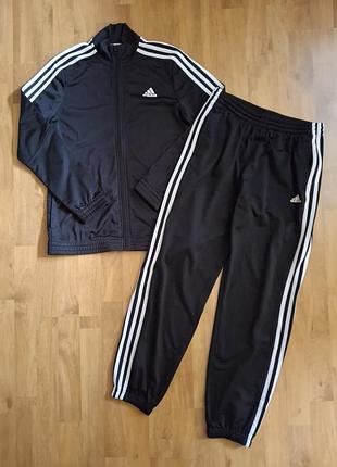 Спортивный костюм adidas на мальчика  164 см