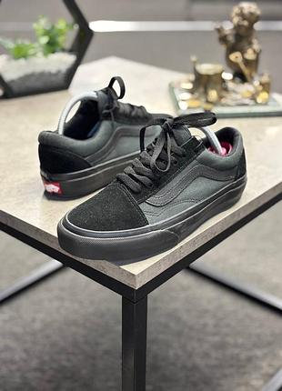 Оригінальні кеди vans of the wall