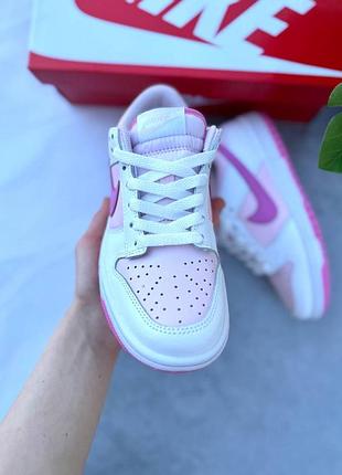 Кроссовки nike dunk low triple pink