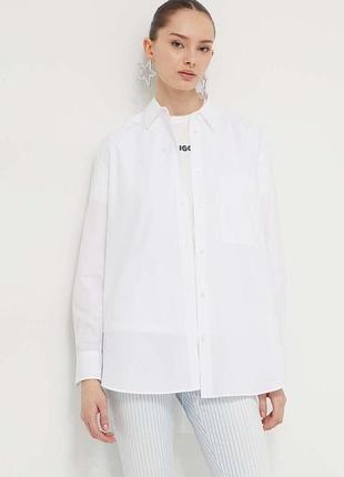 Urbanshop com ua хлопковая рубашка hugo the oversize shirt женская цвет белый relaxed классический воротник размеры запитуйте