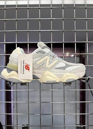 Кроссовки new balance 9060 женские нью баланс светло серые из замши для прогулок на массивной подошве