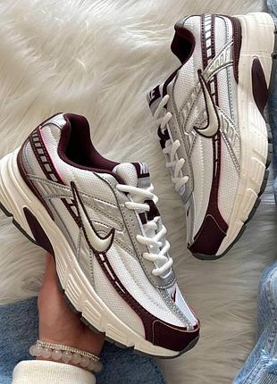Крутые кроссы nike initiator white burgundy