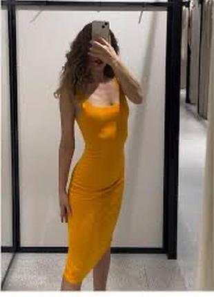 Яскраво-помаранчева трикотажна сукня-міді від zara на тонких бретелях.розмір s