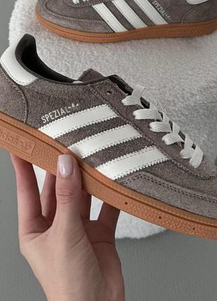 Кроссовки adidas spezial 39