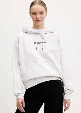 Urbanshop com ua хлопковая кофта guess jeans цвет черный с капюшоном с аппликацией w5rq27 k68i4 размеры запитуйте