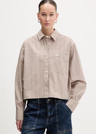 Urbanshop com ua хлопковая рубашка guess jeans цвет бежевый relaxed классический воротник w6rh64 wh7q1 размеры запитуйте