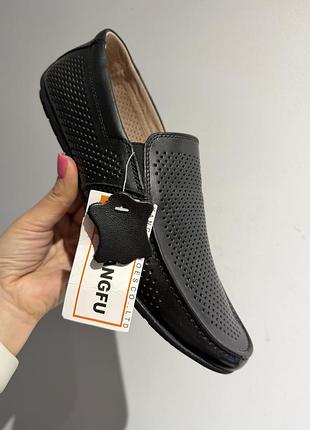 Шкіряні чоловічі мокасини з перфорацією