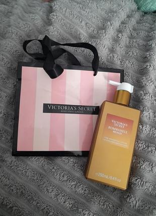 Victoria's  secret bombshell
парфумований  лосьйон для тіла