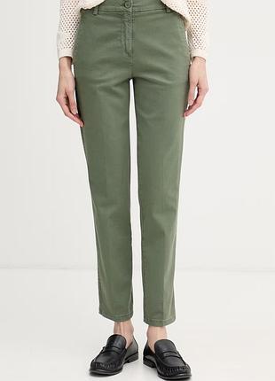 Urbanshop com ua united colors of benetton штани чінос жіночі бавовняні з еластаном зелені regular waist 4y77df0aw розміри