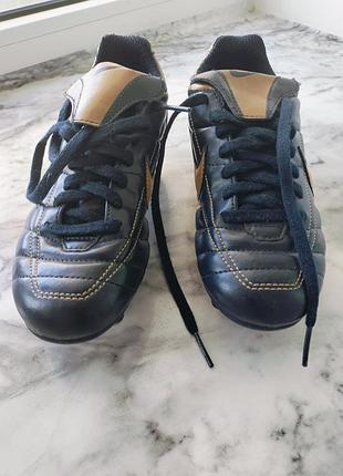 Футбольные бутсы классические,хлопчащие nike tiemp. винтажной серии.в темно синем цвете с бронзовыми логотипом/ вставками.