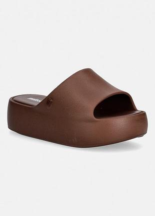 Urbanshop com ua шльопанці melissa melissa free platform slide ad колір коричневий на платформі m 35859 bl985 розміри запитуйте