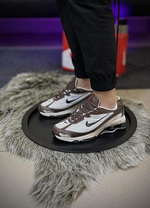 Кросівки nike shox tl x supreme найк шокс тл ікс суприм коричневі для чоловіків для спорту та прогулянок
