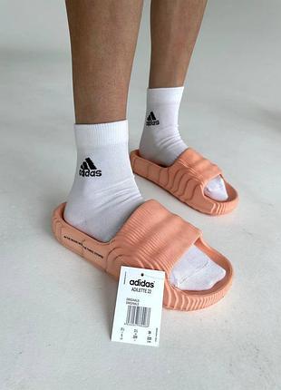 Шлепанцы adidas adilette для отдыха адидас адилет удобные легкие стильные с мягкой подошвой беж