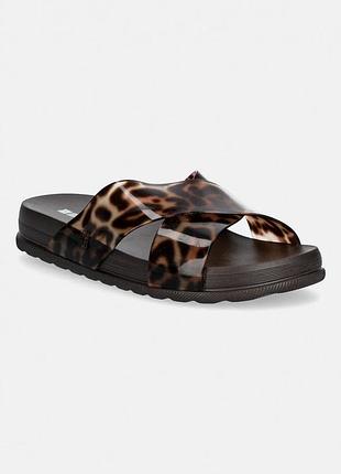 Urbanshop com ua шлепанцы melissa melissa cozy slide ii ad цвет коричневый m 38074 bu447 размеры запитуйте