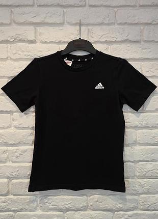 Футболка adidas на 9-10роков, 134-140см