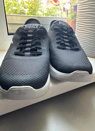 Кросівки.     👟 2