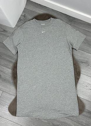 Жіноче оригінальне плаття nike