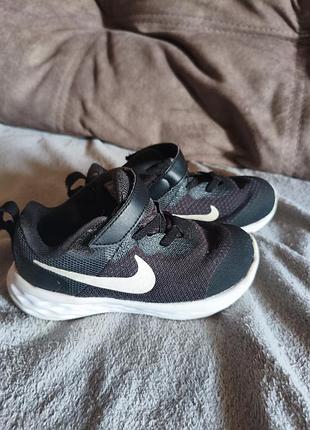 Детские кроссовки nike revolution