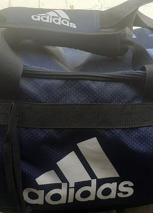 Синяя спортивная сумка adidas defender iii small duffel. р-ры 60*35*25см.отличное состояние.