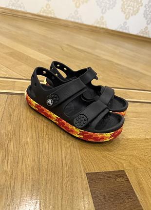 Сандалі від crocs,гарний стан