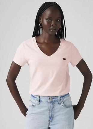 Красива жіноча футболка levi’s оригінал