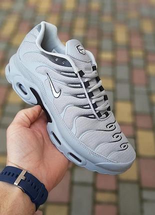 Чоловічі кросівки nike air max plus tn сірі кросівки найк аір макс тн 46(29см)