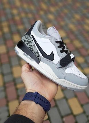 Жіночі кросівки air jordan legacy білі з сірим низькі кросівки для дівчини аір джордан 40