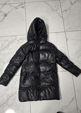 Стильна дута куртка з екошкіри crep (розмір s)