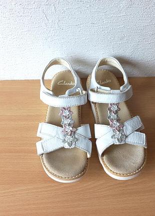 Классные кожаные босоножки сандалии clarks u913,5/32,5 р. стелька 20,5 см.