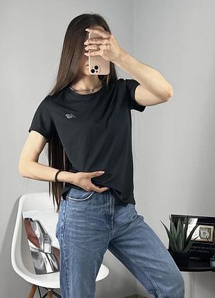 Футболка від new balance