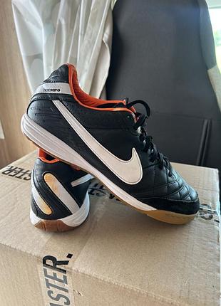 Nike tempo professional  made in vietnam  стан відмінний 40,5(25,5 см) 600 грн