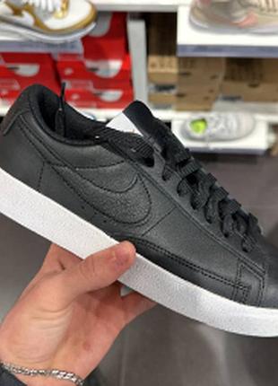 Кросівки nike blazer low (av9370-001) 37,5