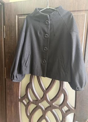 Гарне щерстяне полу пальтішко, від італійського виробника: vero moda