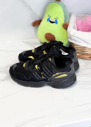 Кросівки рр 30 adidas