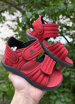 Оригінальні босоніжки, сандалі adidas розмір 26