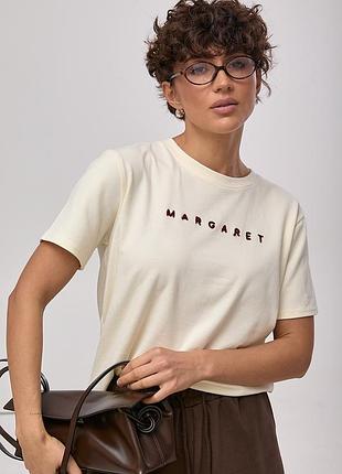 Трикотажная футболка с вышитой надписью margaret - кремовый цвет, one size (имеется размеры)