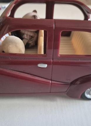 Sylvanian families. 4