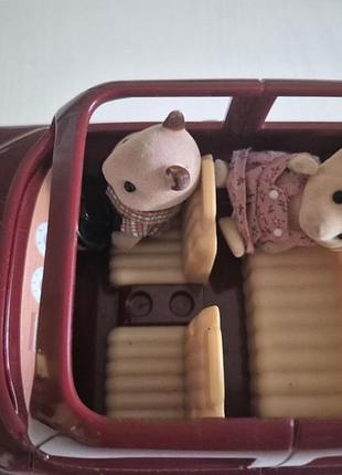 Sylvanian families. 7