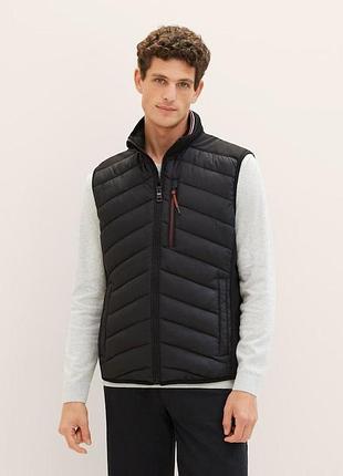 Безрукавка men's sleeveless jacket 1038904-29999 tom tailor m черный 1038904-29999 s