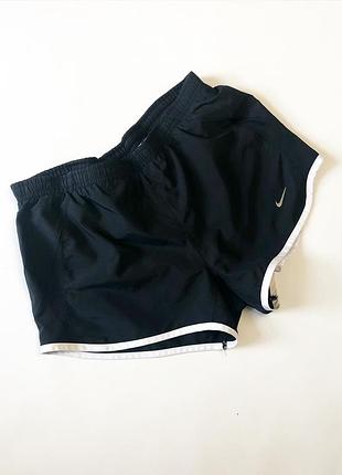 Шорти nike
▫️ розмір: s
▫️ стан: хороший
▫️ ціна: 349 грн
зручні та стильні шорти для спорту й повсякденного носіння. легкі та комфортні.