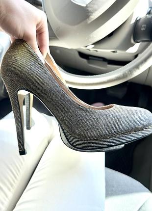 Туфлі dorothy perkins срібні золоті