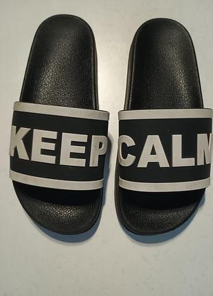 Шлепанцы с надписью " keep calm"