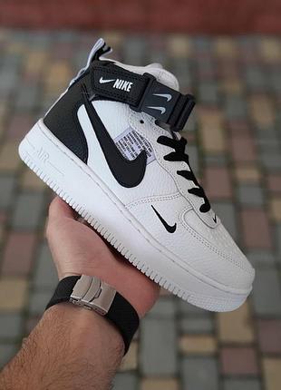Зимові шкіряні кросівки на хутрі nike air force 1 білі з чорним високі жіночі зимові кросівки найк аір форс 37(23.5см)