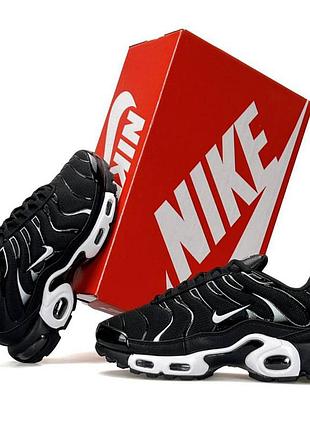 Женские красивые кроссовки nike air max plus черные из текстиля для бега на лето весна прогулочные найк аэр макс плюс красивые 40