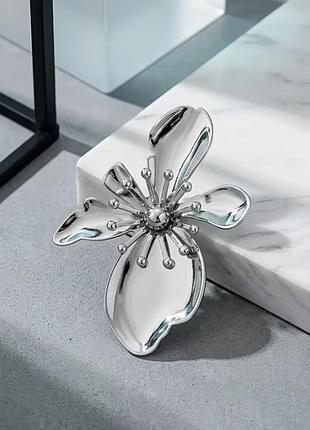 Легкая брошь 🏵️ серебряный цветок 🏵️ нержавеющая сталь минимализм асимметричная небольшая пин значок зеркальное покрытие стальная