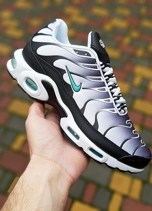 Чоловічі кросівки nike air max plus sneakers tn білі з чорним та салатовим кросівки найк аір макс тн новинка