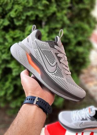 Чоловічі літні кросівки nike zoom світло сірі з помаранчевим кросівки найк зум вінфло наскрізна сітка