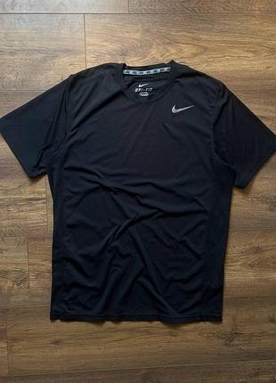 Спортивная футболка nike running dri-fit (текстурированная) - состояние 10/10, размер m-l (факт) тренировочная компрессионная
