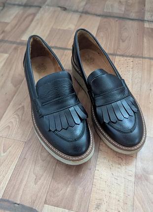 Кожаные лоферы portugal apple eden черные fringe loafers натуральная кожа