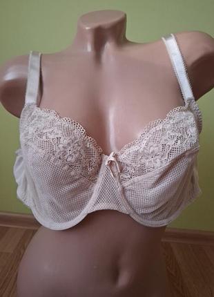 Бюстгальтер 90d